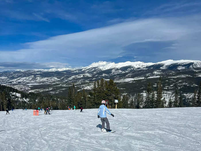 Everyone told me that "snowboarding is harder to learn but easier to master, while skiing is easier to learn and harder to master." So far, I think the saying rings true.