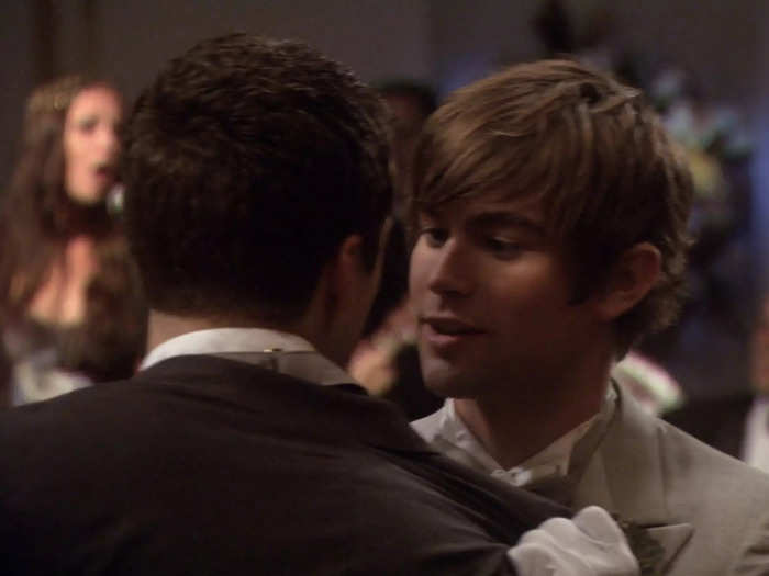Nate gets into a fistfight during a cotillion and continues fighting in the background when Blair walks away.