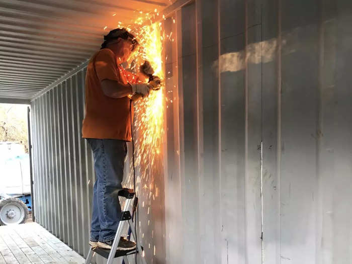 However, it was a challenge to work with the vertical containers while they were lying in their standard positions on the ground.