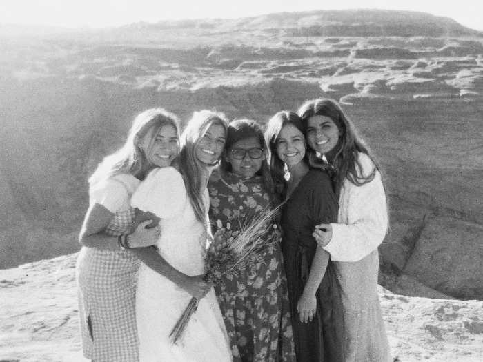 Elle got ready on the car ride to Glen Canyon, with help from her sisters.