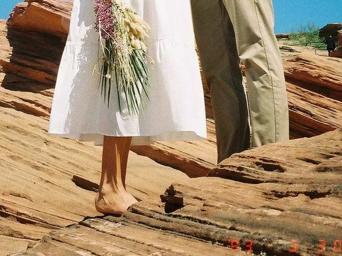 Elle decided not to wear shoes to the ceremony because it was authentic to who she was.