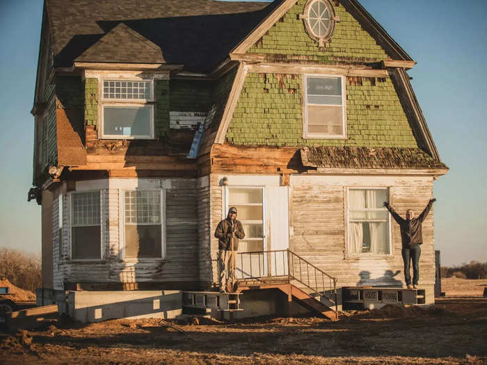 Now that the house has successfully been relocated, Julie and Eddie still have a lot of work to do to turn it into their forever home.