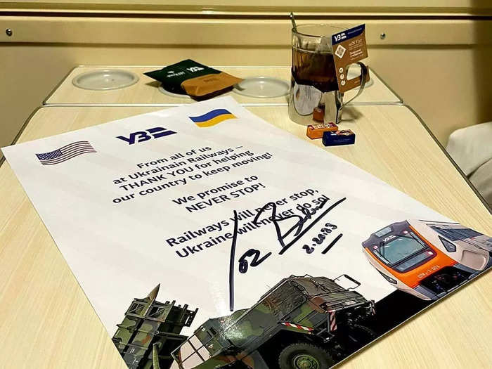 The president signed a thank-you note from the train service, which it posted on its Facebook. In the same post, Ukrzaliznytsia nicknamed the service 