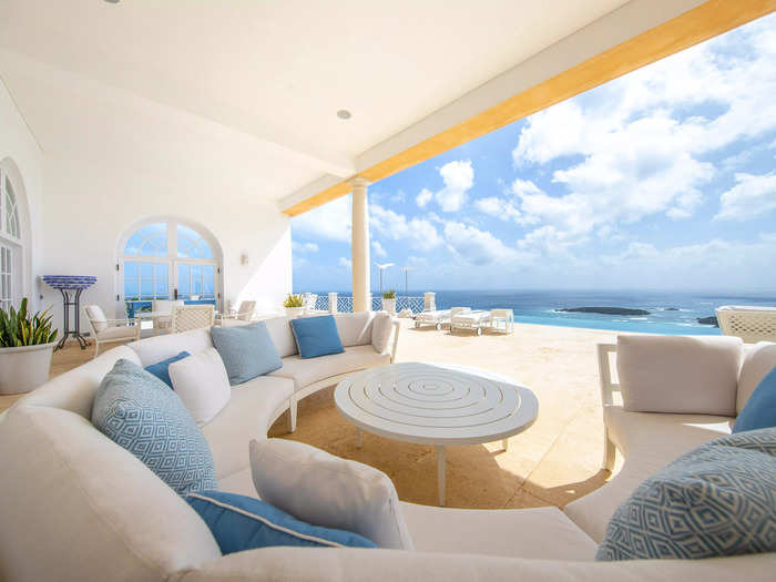 It boasts stunning views of the Caribbean and Atlantic coasts.