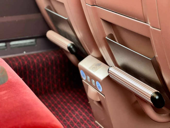 These luxuries are available at every seat in the first class section, and the two-seater side won