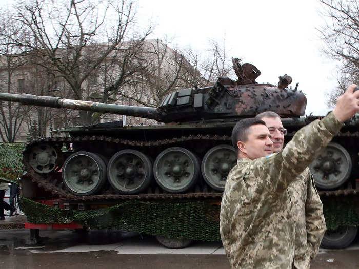 A mangled Russian tank in front of the Russian embassy in Berlin