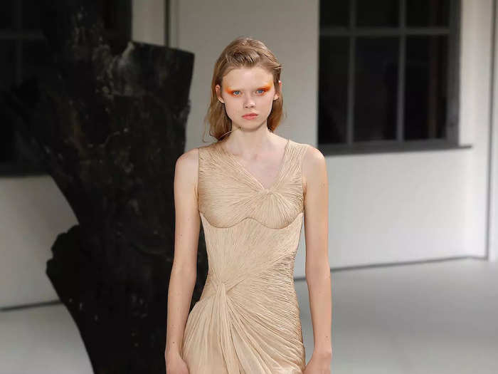 A tan gown on Del Core