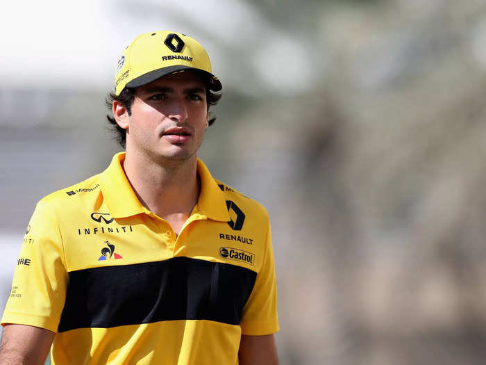 Carlos Sainz Jr. was struggling in the shadow of his father and Fernando Alonso.