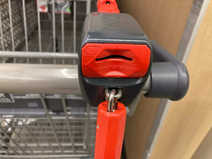 At the store we visited in the US, Aldi shopping carts required a quarter to unlock.