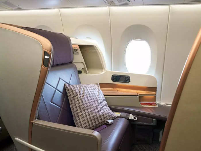 While I have thoroughly enjoyed my experience in almost every business class product, I was particularly impressed with the one on Singapore Airlines