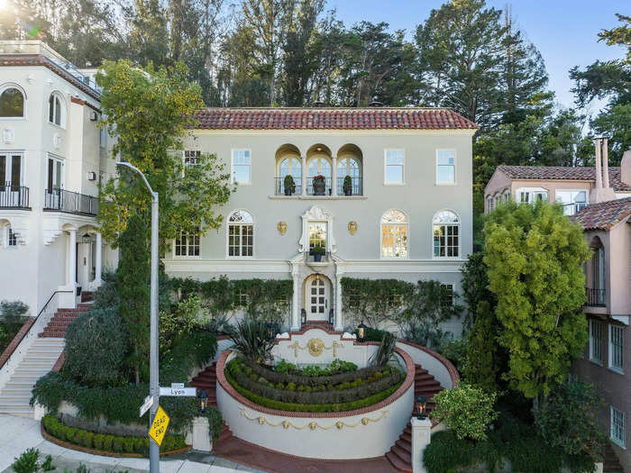 "Shut up!" A 100-year-old San Francisco mansion that appeared in "The Princess Diaries" is on the market for $8.9 million.