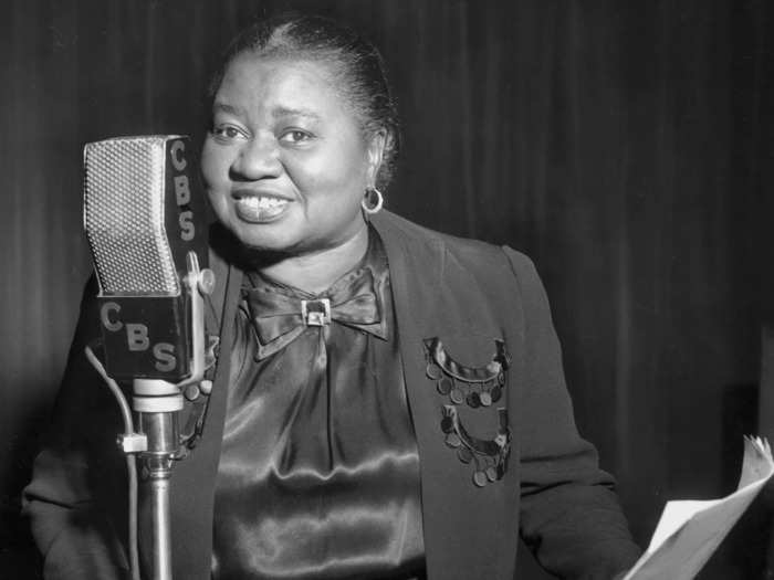 McDaniel embarked on a radio career in the mid-1920s. In 1931, she performed on radio as 