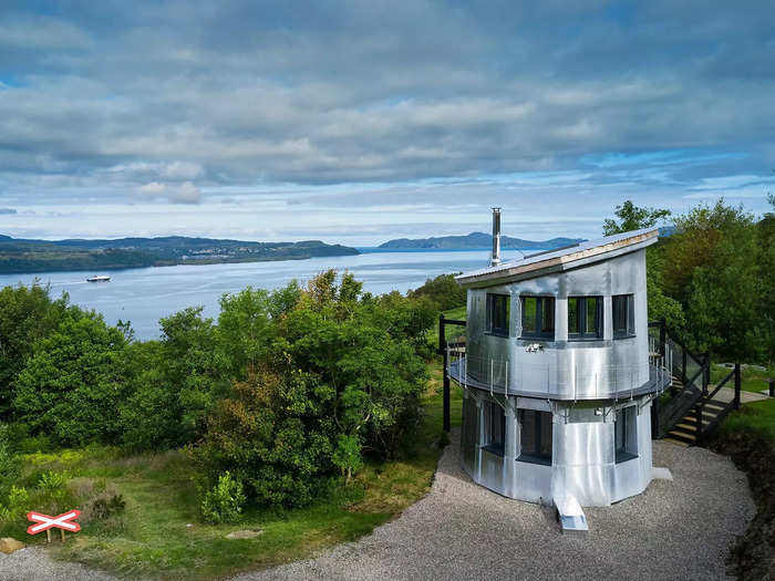 Husband-and-wife duo — architect Roderick James and interior designer Amanda Markham — designed an elliptical tiny house in Drimnin, one of the most remote corners of Scotland, overlooking the Isle of Mull.