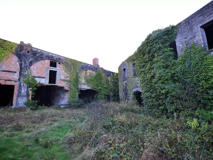 There are views of the entire haven and the many neighbouring artillery defences that protected Pembrokeshire during the Second World War.