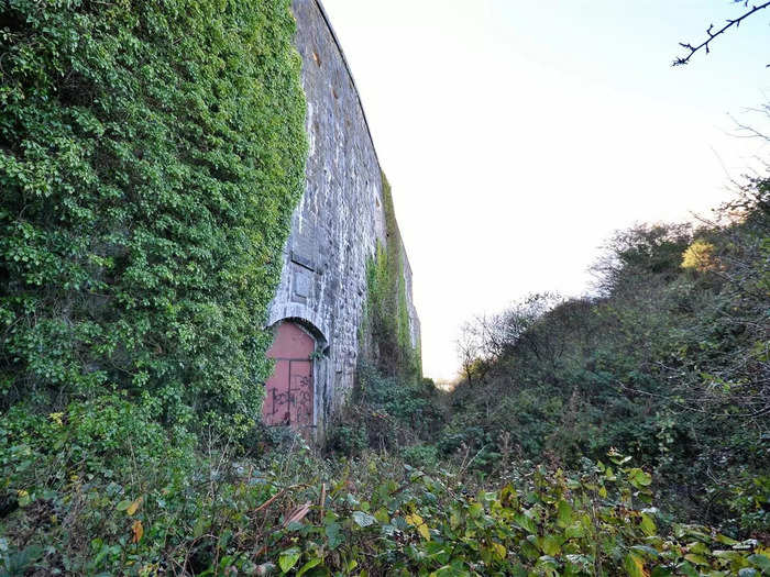 The site comprises almost 3 acres, with the boundary running past the fortress walls to the mean tide line.