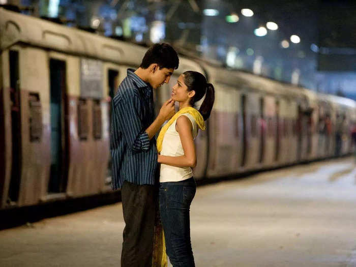 16. "Slumdog Millionaire" (2009)