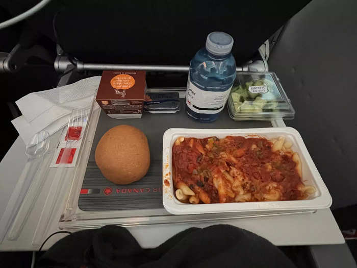 …but it was definitely better than on Air Canada. Overall, future flyers should expect an alright meal, equivalent to a high school lunch.