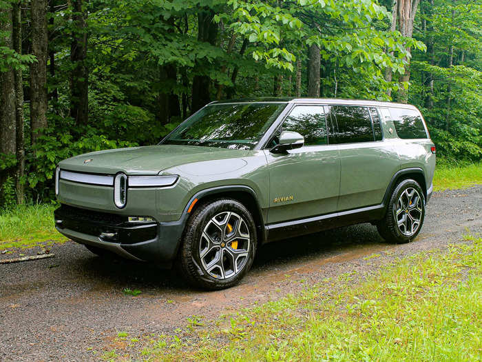 I drove two of the coolest large electric SUVs — the BMW iX and the Rivian R1S — to see how they stack up.