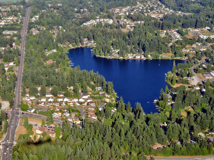 16. The Lakes, Washington