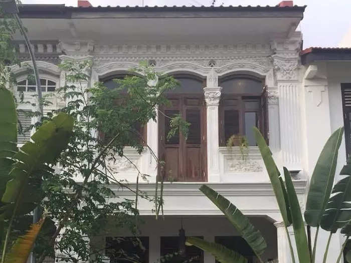 In January 2018, the couple finally managed to realize their dreams of owning a conservation property: They bought a SG$2.8 million Peranakan shophouse in Joo Chiat, an area near the southeastern coast of Singapore.