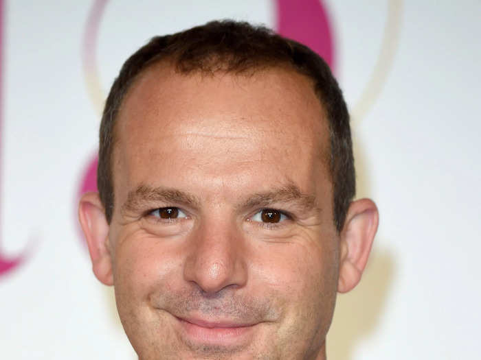 Martin Lewis, an expert in personal finance in the UK, told his 2.2 million Twitter followers that Twitter Blue could cause scams and fraud.