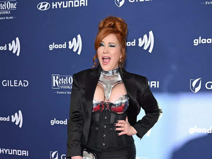 Lisa Ann Walter chose a daring corset for her red-carpet moment.