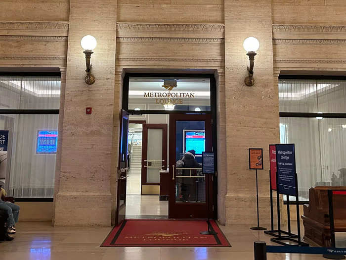 I found the lounge straight away, and checked in using my ticket. According to Amtrak, the lounge is free for business class and sleeping car passengers, as well as Guest Rewards Select Plus or Select Executive members. Otherwise, a day pass is $35.