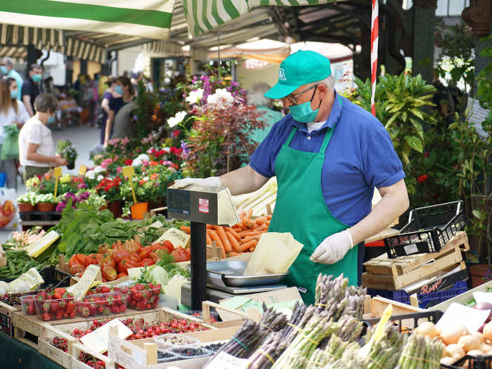 Eating locally sourced food isn