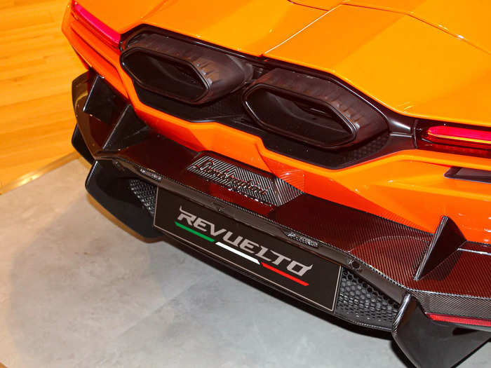 The Revuelto can be recharged by plugging in, during driving through regenerative braking (which captures braking energy), or directly from the engine.