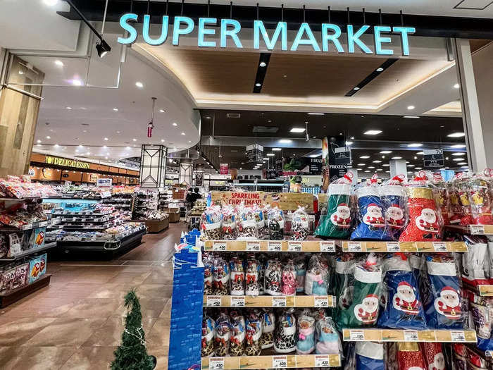 Aeon Mall has a fully stocked supermarket, so I can get groceries in the same place I shop.