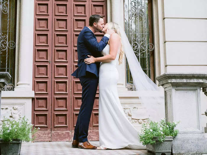 Their ceremony in the town of Mandello del Lario, Lake Como, was symbolic, as they legally married in a Texan courthouse on August 25, 2022.