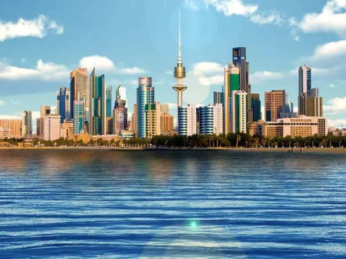 9. Kuwait: 30 days of paid annual leave