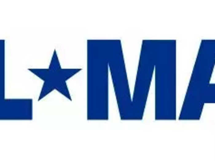 Another update came in 1992. Walmart kept the font of its previous logo the same but replaced the hyphen with a star.