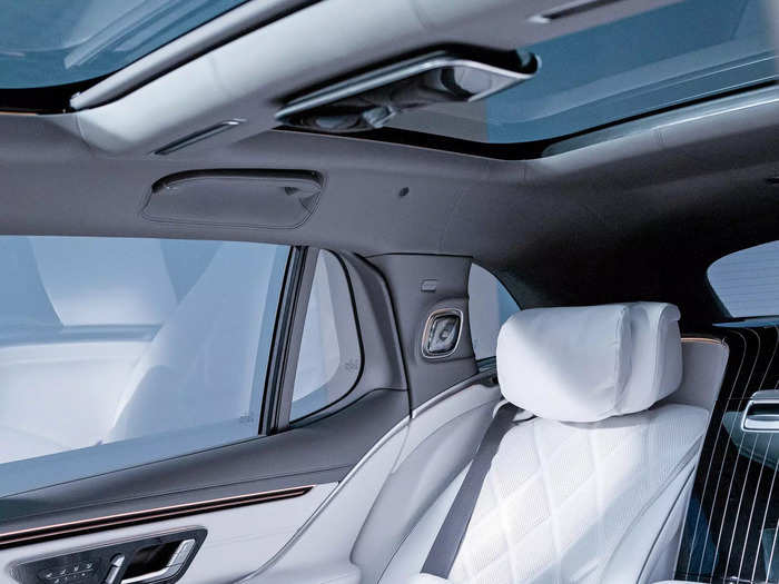 The rear seats come with ventilation, neck and shoulder heating, and massage functions. Calf massagers are optional.