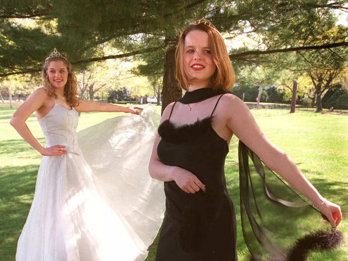 Prom dresses in the 1990s took notes from popular award-show fashions.