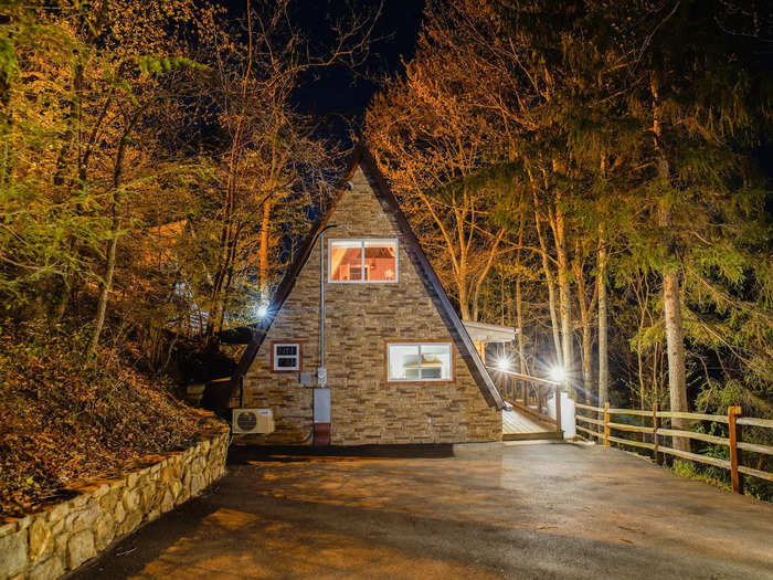 The only clear sky was on my final night, when I stayed in a cabin in the mountains. I decided to try again.