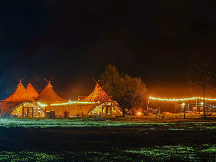 According to their website, Under Canvas Resort uses dim lighting to minimize light pollution. So I was eager to take photos of the stars during my glamping stay. But it was too cloudy and rainy to capture any good photos.