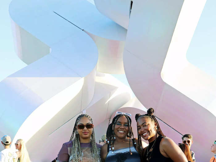 At Coachella, friends who slay together stay together.