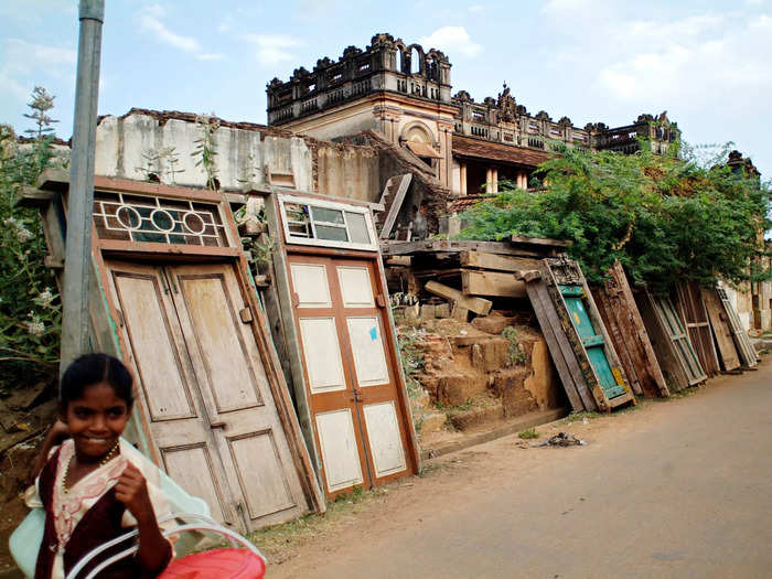 Soon, mansions were being abandoned and became rundown and dilapidated. Some mansions were torn up by wreckers who profited off the expensive trimmings.