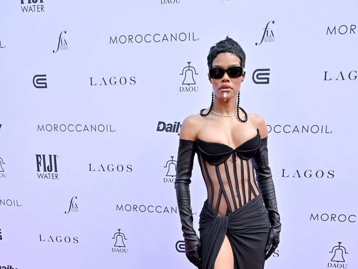 Teyana Taylor embraced the corset trend in a Mônot gown.