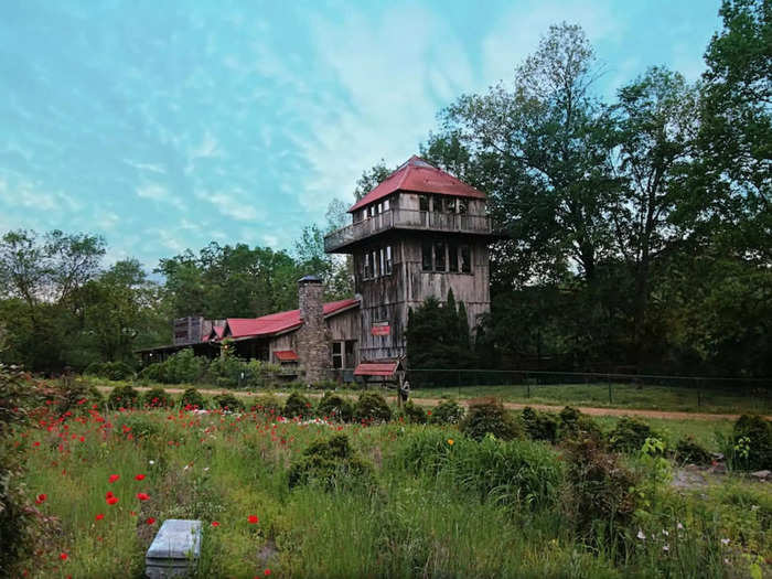 The Tree Fort, not to be confused with the Treehouse Mansion, was the first structure to open to guests. It