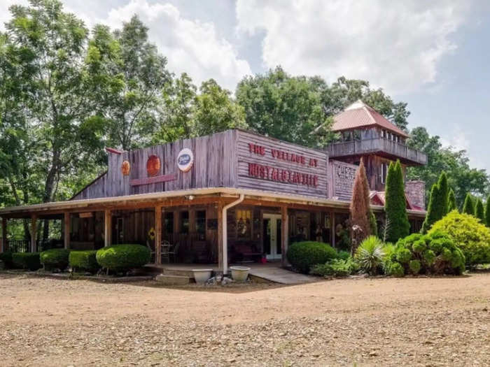 In 2017, Kelly Marie was living in Spain when a former business partner called with a once-in-a-lifetime opportunity. A 55-acre, 10-structure Tennessee property called Nostalgiaville, built by an eccentric millionaire, was for sale.