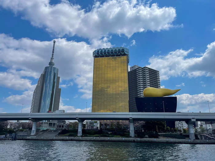 From the domed windows, I could spot famous landmarks like the Tokyo Skytree observation deck and the city